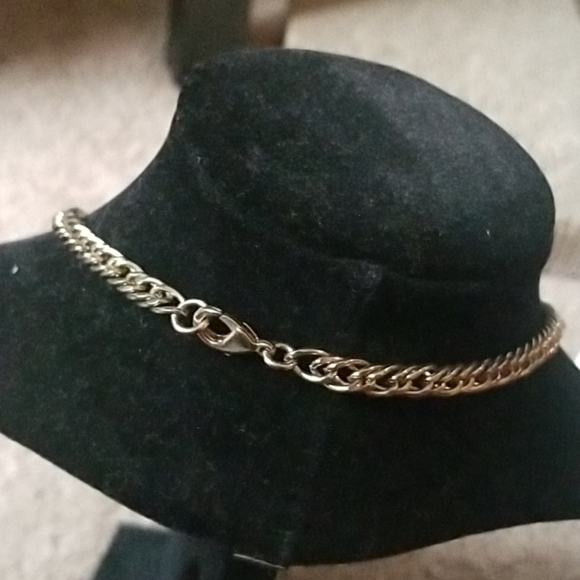 Gold Rhinestone Necklace - Picture 4 of 4